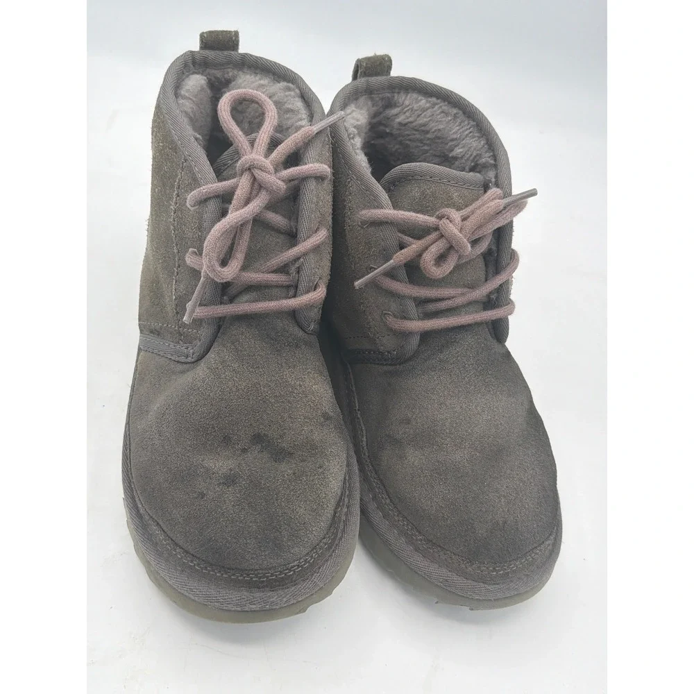 UGG Kids Neumel II Suede Chukka Boots Charcoal Grey Youth Size 4 Style 1017320K